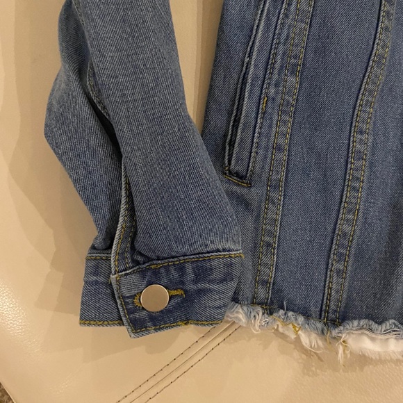 Distressed jean jacket - Picture 4 of 5